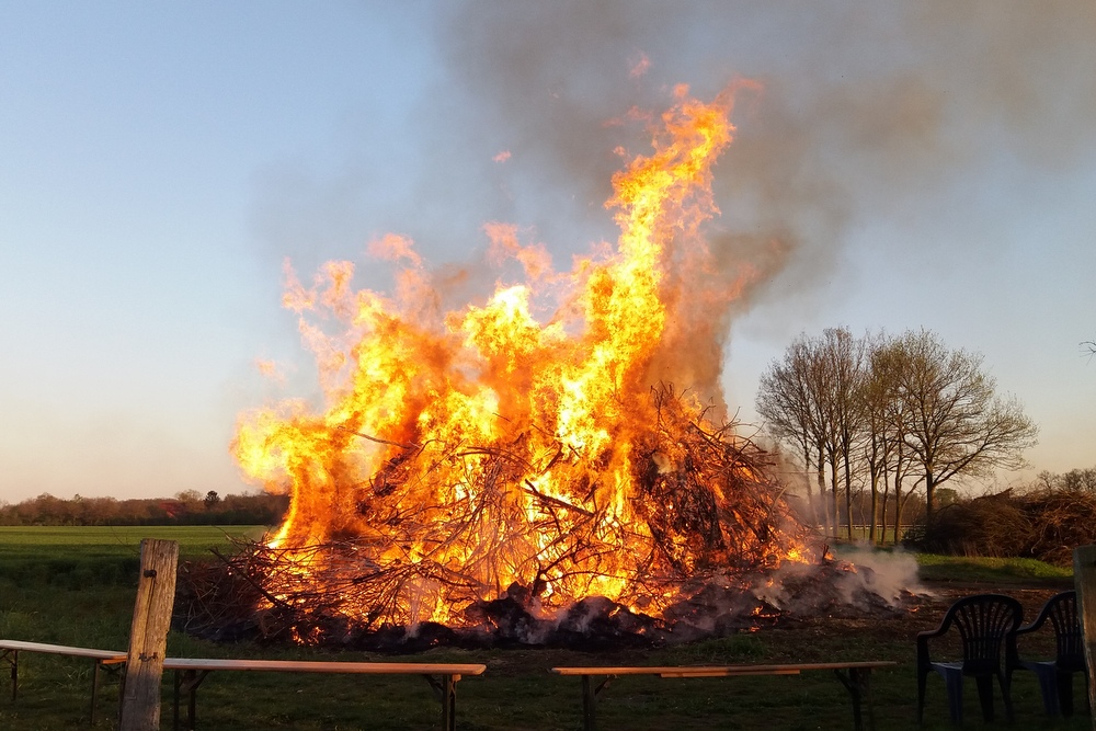 Maifeuer der Jugendfeuerwehr Klempau