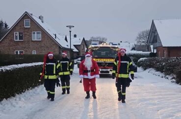 Der Nikolaus Mit Seinen Helfern Ist Unterwegs