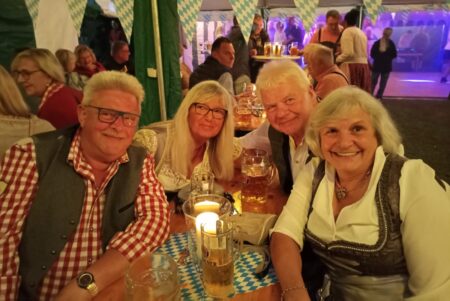 Treue Rondeshagener Oktoberfest-Fans