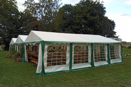 Zelte am Freitag Nachmittag