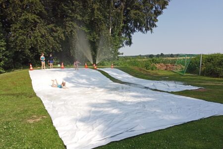 Silofolie als Wasserrutsche